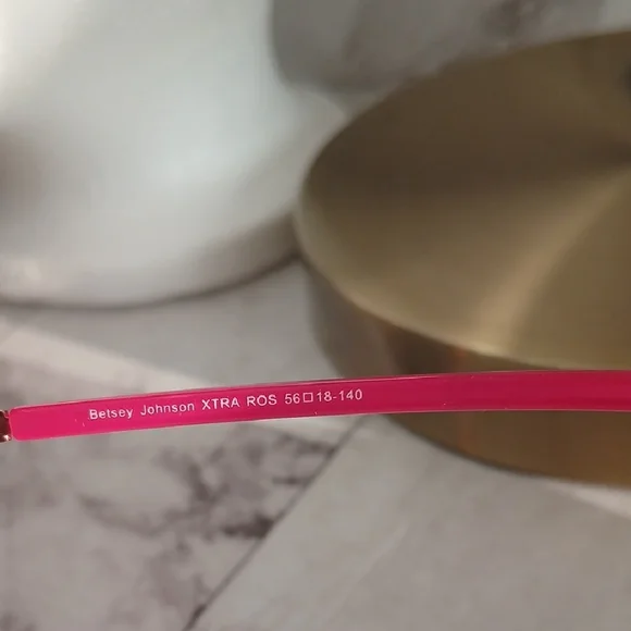 Betsey Johnson Pink Gradient Aviator Sunglasses for Women - Picture 3 of 4